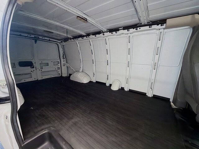 2023 GMC Savana 2500