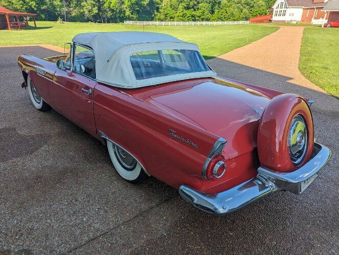 1956 Ford Thunderbird