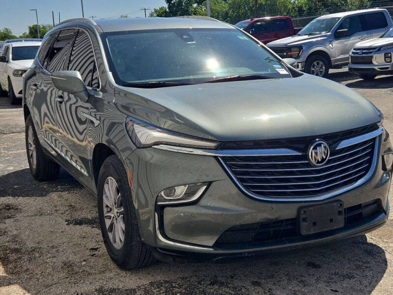 2023 Buick Enclave Essence