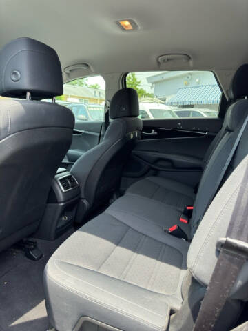 2017 Kia Sorento LX
