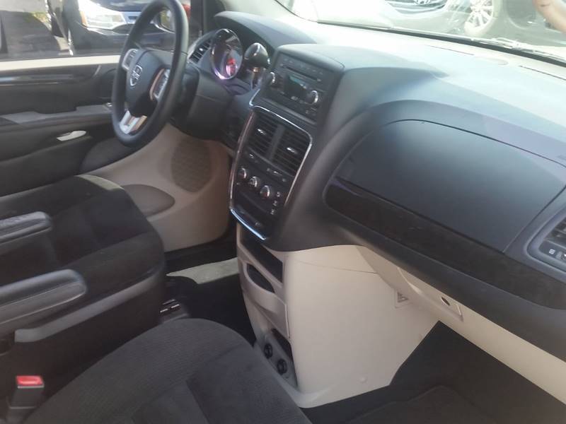 2015 Dodge Grand Caravan Minivan - $6,500