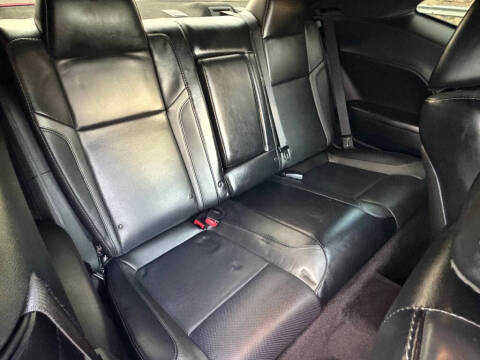 2016 Dodge Challenger SXT Plus