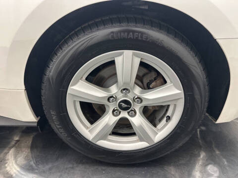 2017 Ford Mustang V6