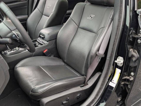 2023 Chrysler 300 S V8