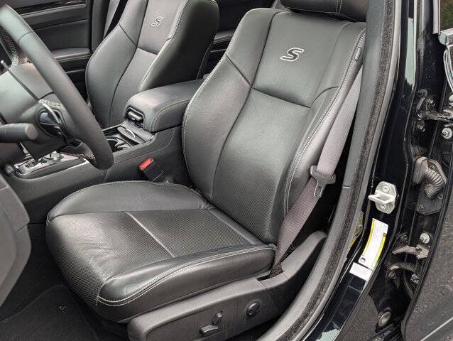 2023 Chrysler 300 S V8