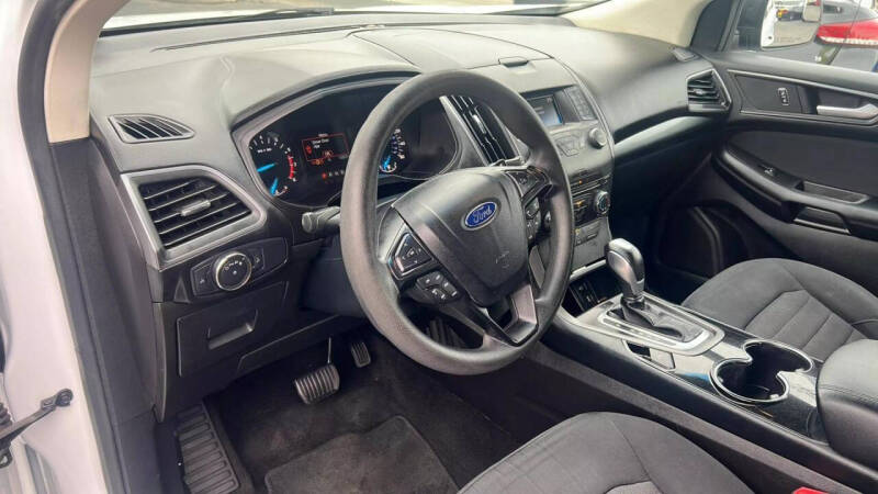 2015 Ford Edge SE
