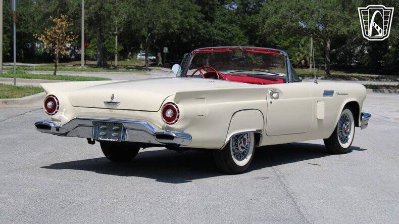 1957 Ford Thunderbird