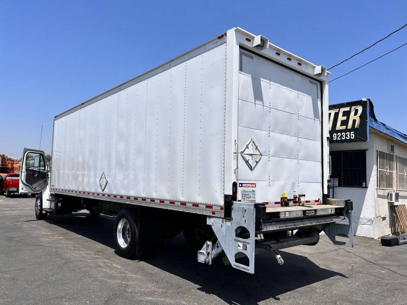 2017 Freightliner M2 106