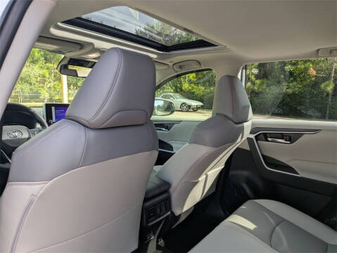 2025 Toyota RAV4 Hybrid XLE Premium