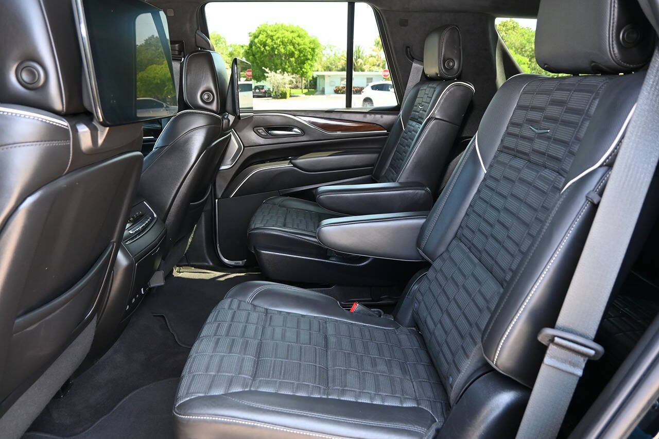 2022 Cadillac Escalade 37