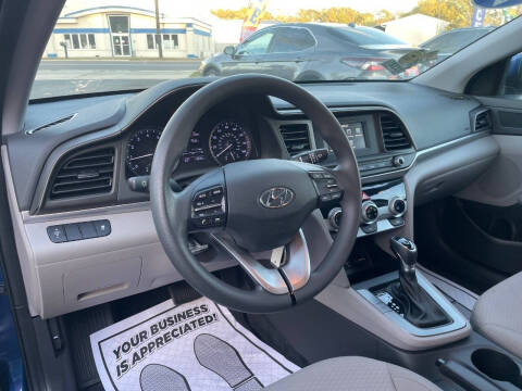 2019 Hyundai Elantra SE