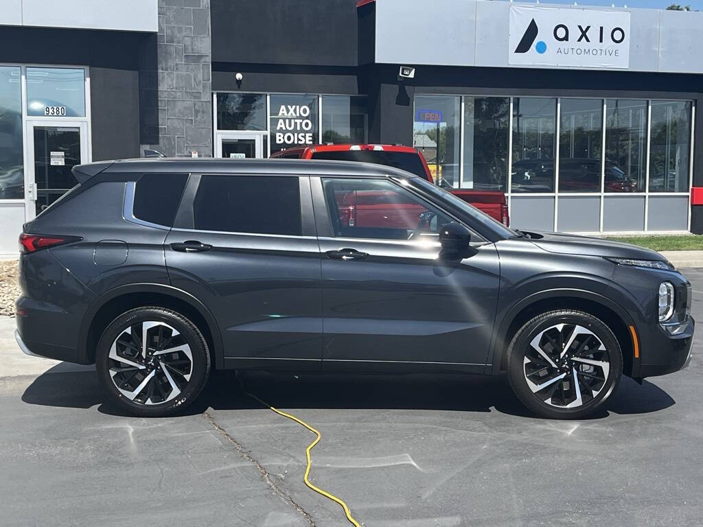 2024 Mitsubishi Outlander for sale at Axio Auto Boise in Boise, ID