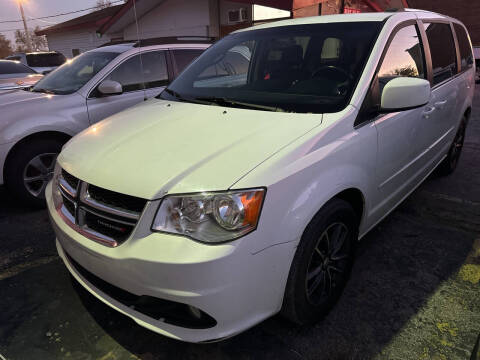 2017 Dodge Grand Caravan for sale at Best Deal Motors in Saint Charles MO