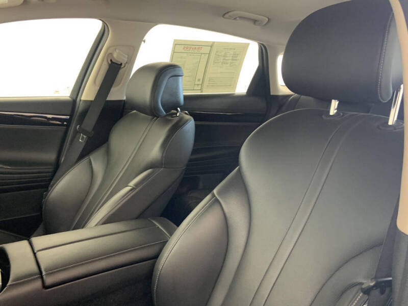 2023 Genesis G80