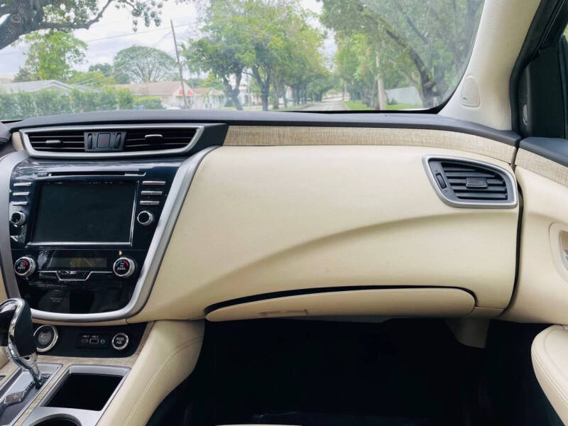 2023 Nissan Murano SL