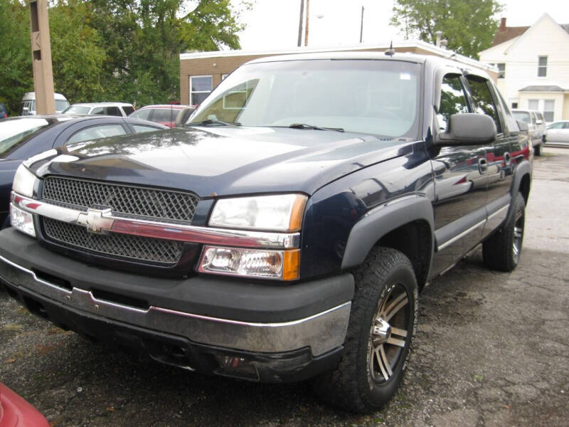 2004 Chevrolet Avalanche for sale at S & G Auto Sales in Cleveland OH