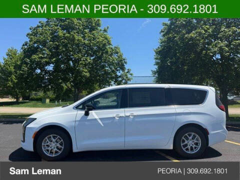 2027 Chrysler Pacifica Select