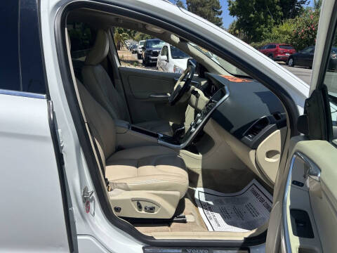2016 Volvo XC60 T5 Drive-E Premier