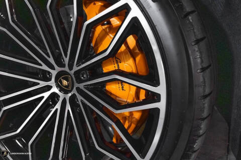 2025 Lamborghini Urus SE