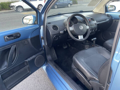 2010 Volkswagen New Beetle Base PZEV