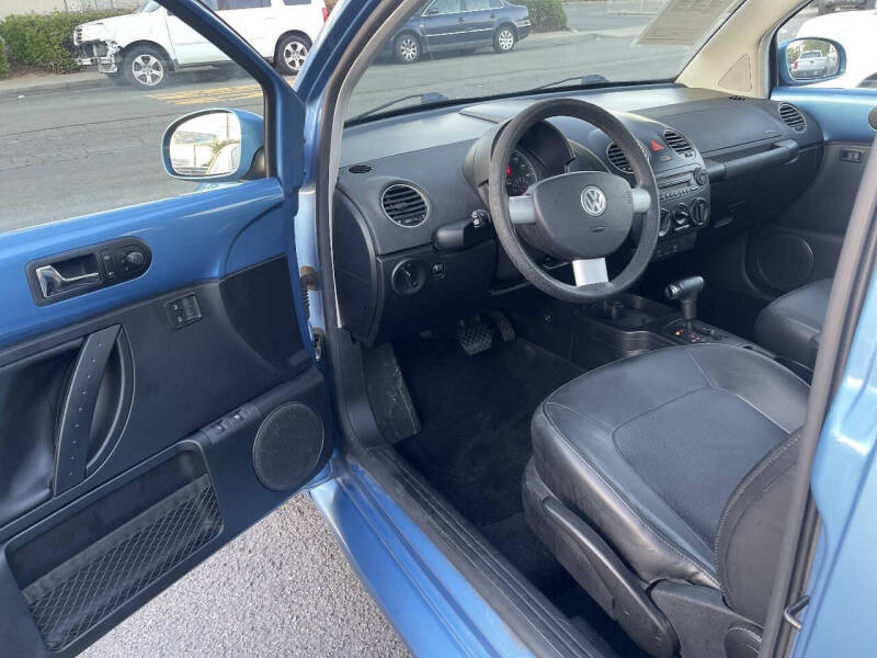 2010 Volkswagen New Beetle Base PZEV