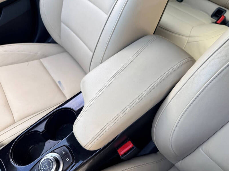 2017 Infiniti QX30 Premium