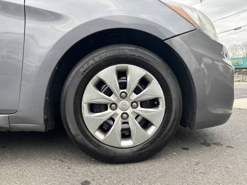 2017 Hyundai Accent SE