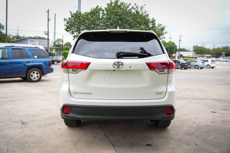 2017 Toyota Highlander XLE