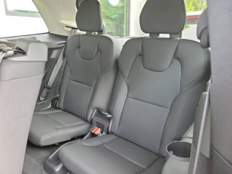 2026 Volvo XC90 B5 Core