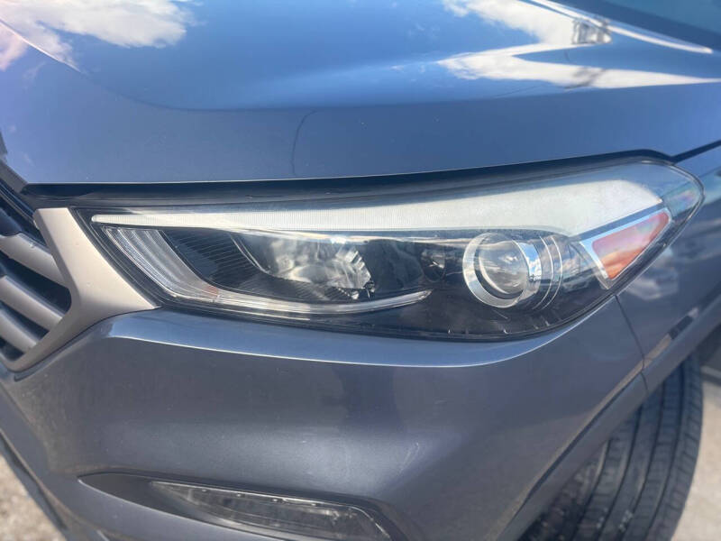 2016 Hyundai Tucson SE