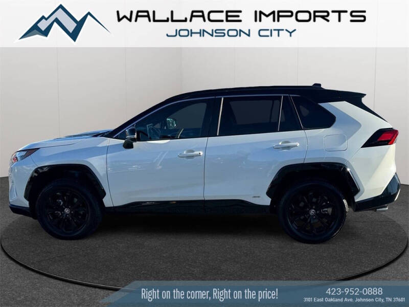 2022 Toyota RAV4 XSE's photo