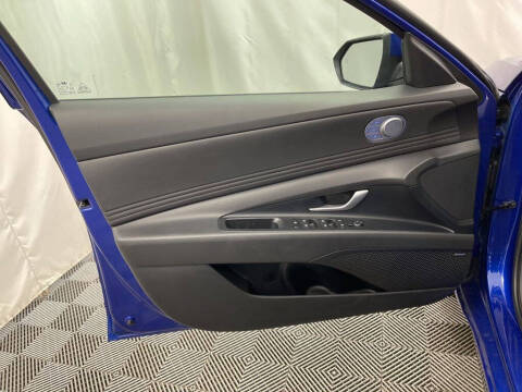 2025 Hyundai Elantra Hybrid Limited