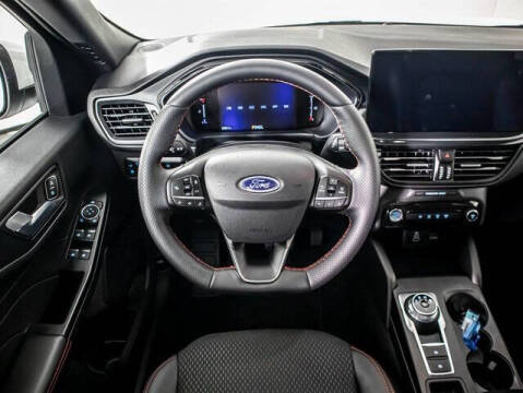 2025 Ford Escape Hybrid ST-Line Select