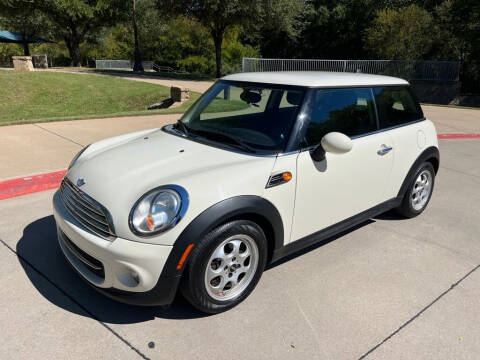 2013 MINI Hardtop for sale at Texas Giants Automotive in Mansfield TX