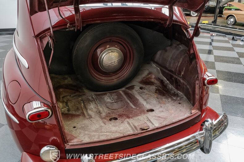 1948 Ford Deluxe