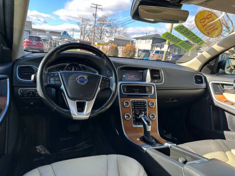 2018 Volvo S60 T5 Inscription Platinum