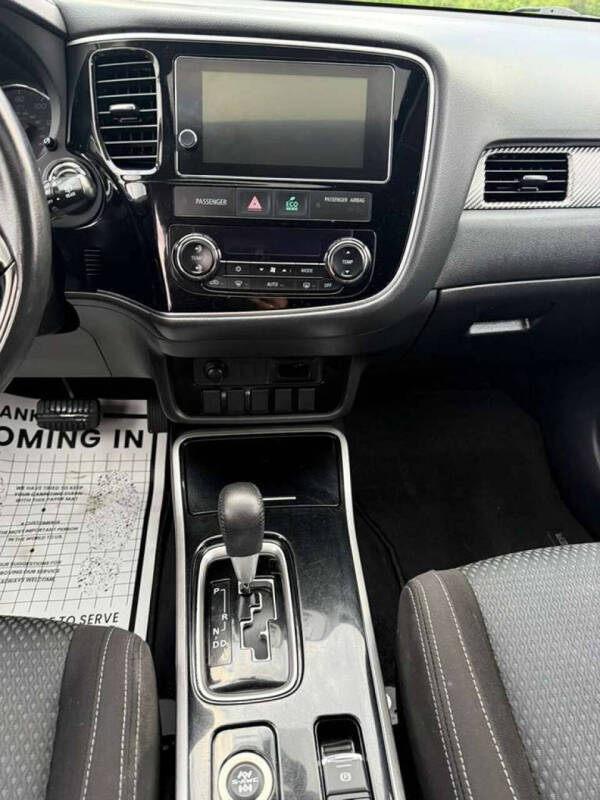 2017 Mitsubishi Outlander SE