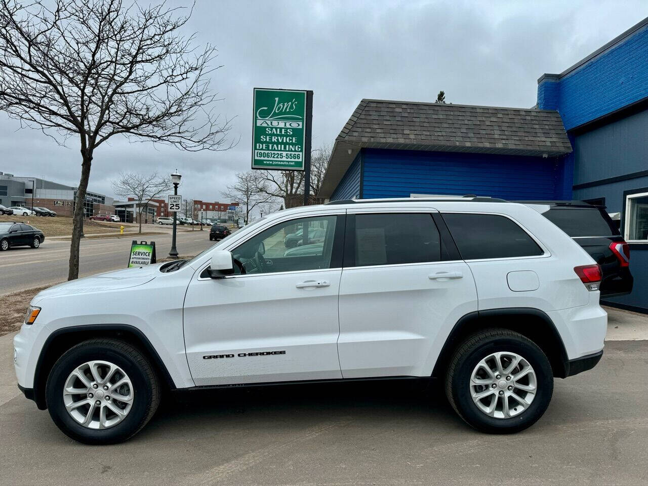 2021 Jeep Grand Cherokee for sale at Jon's Auto in Marquette, MI