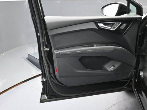 2024 Audi Q4 e-tron quattro Premium 50