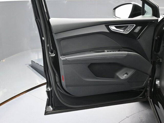 2024 Audi Q4 e-tron quattro Premium 50