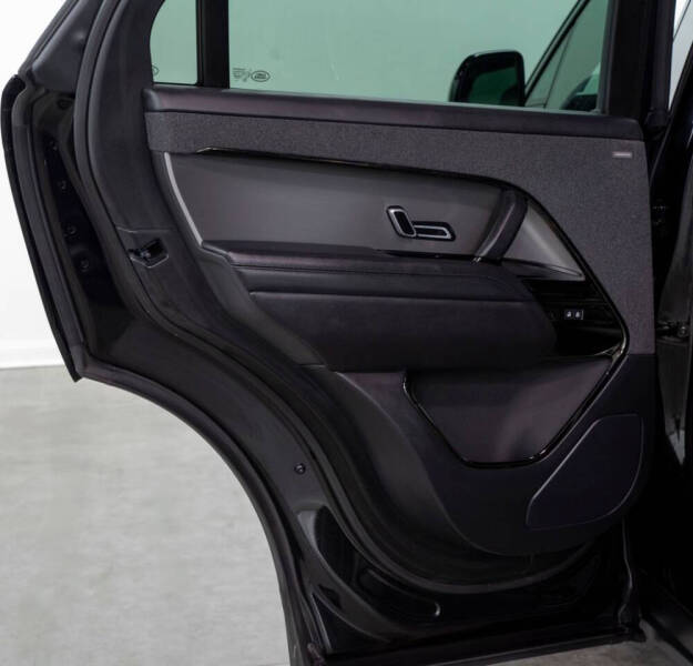 2025 Land Rover Range Rover Sport P360 SE