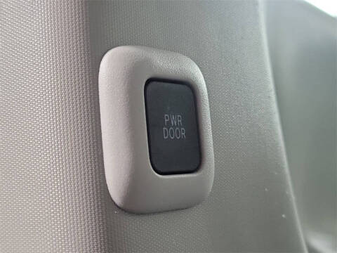 2019 Toyota Sienna LE 7-Passenger