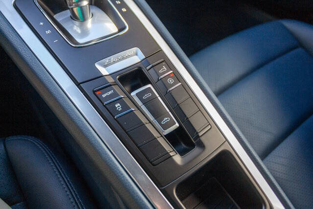 2014 Porsche Boxster 26