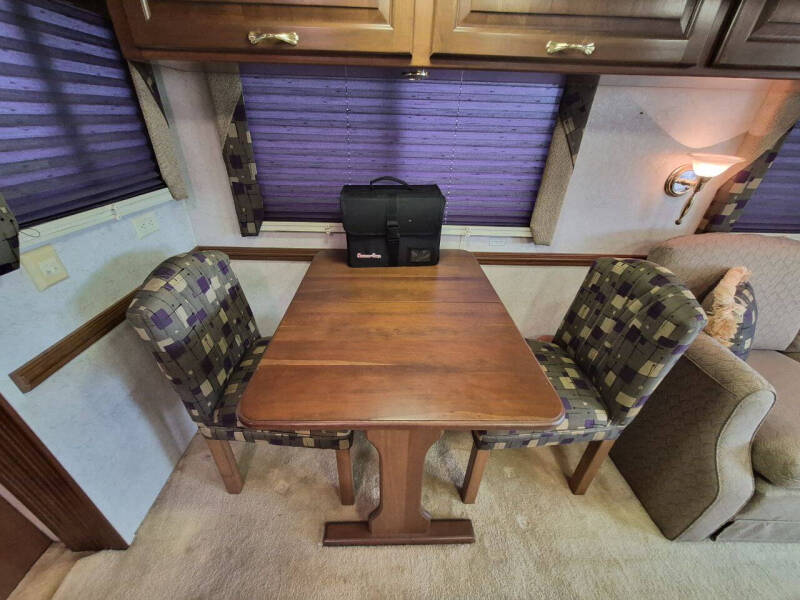 2002 Newmar Dutch Star 3852