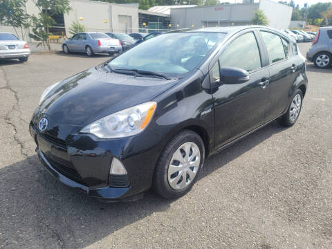 2014 Toyota Prius c Three