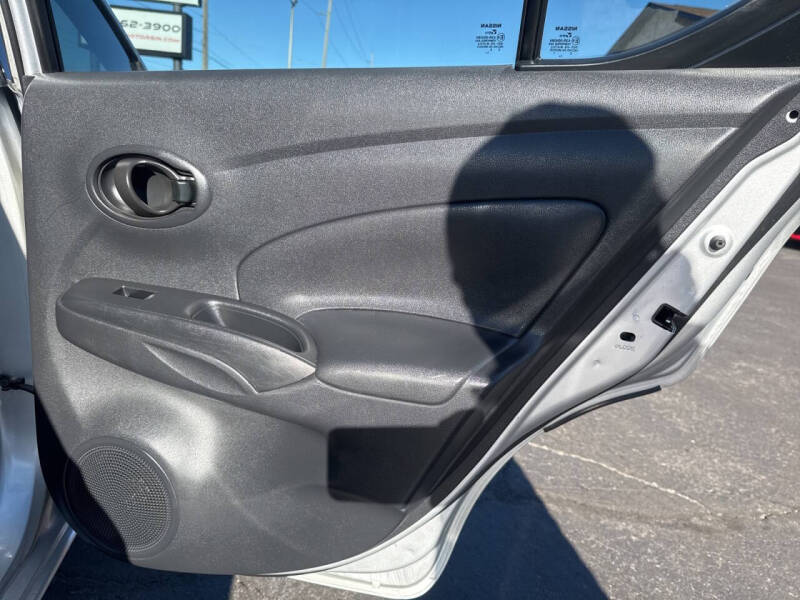 2012 Nissan Versa 1.6 SV