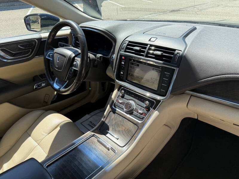 2017 Lincoln Continental Select
