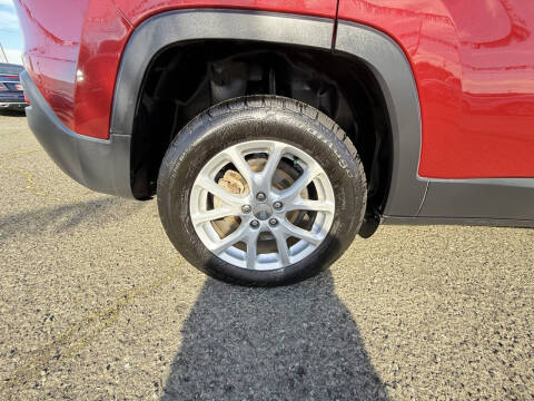 2016 Jeep Cherokee Sport
