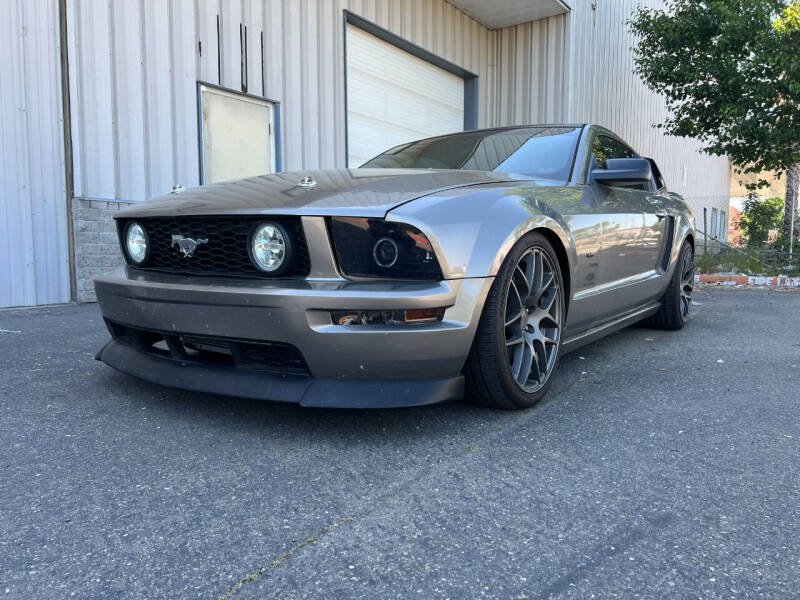 2005 Ford Mustang GT Premium