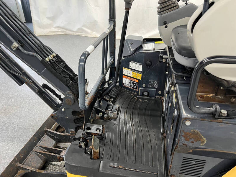 2015 John Deere 17G